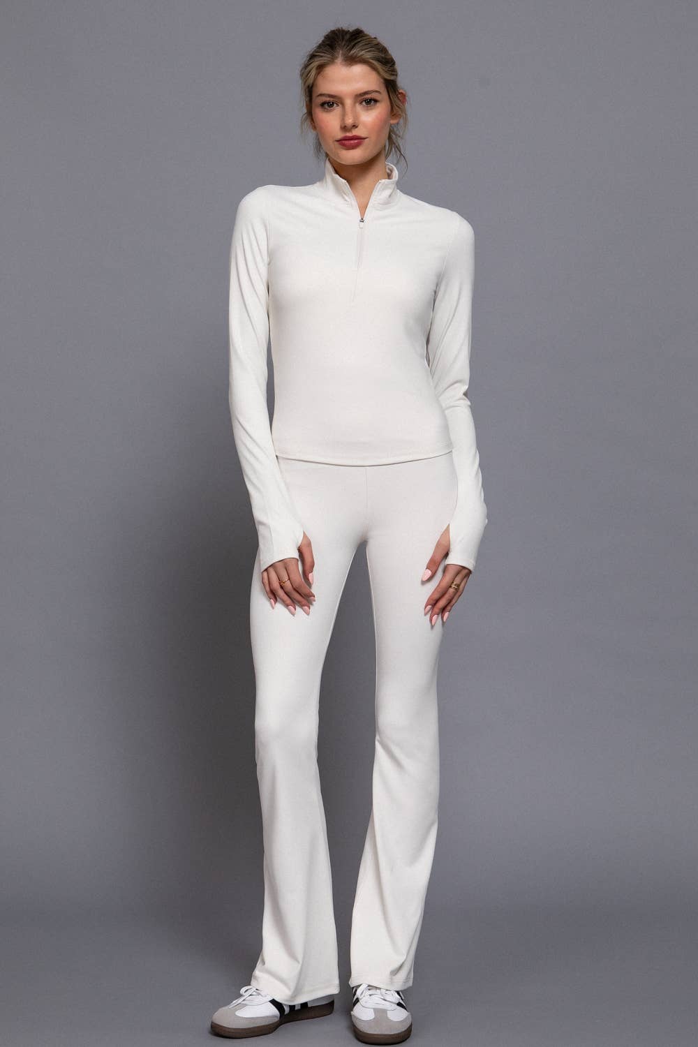 Long Sleeve Thumbhole Detail Zippered Mock Neck Workout Top