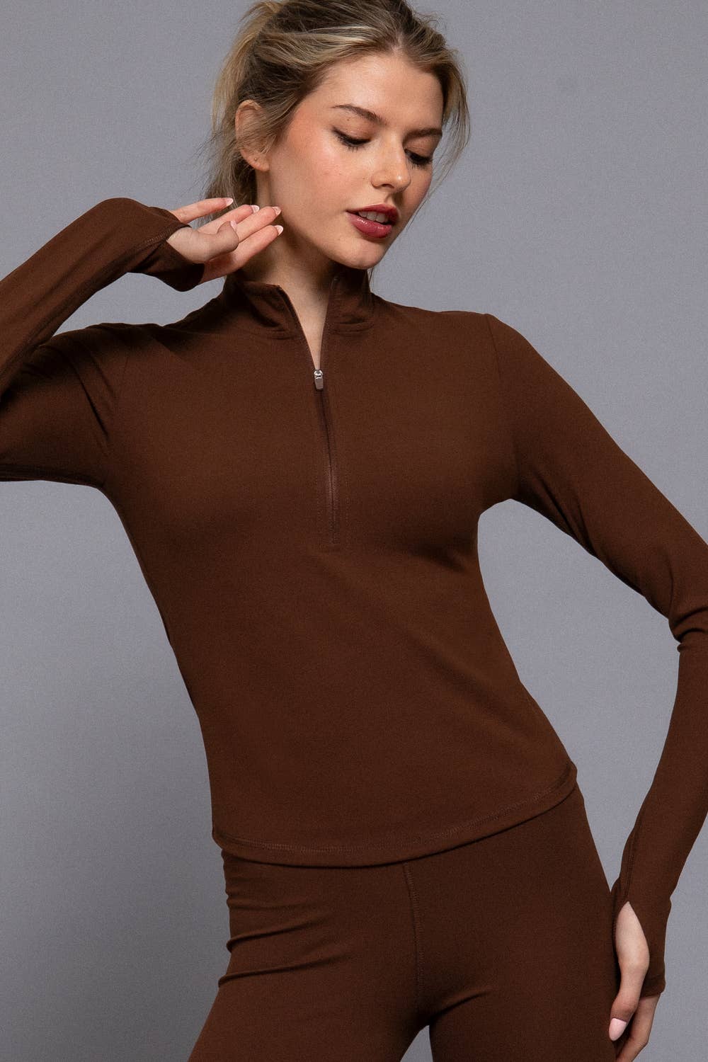 Long Sleeve Thumbhole Detail Zippered Mock Neck Workout Top